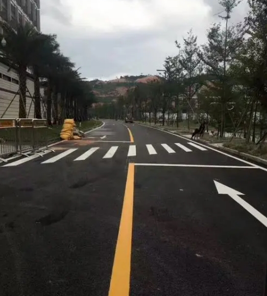 深圳道路划线